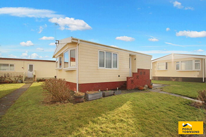 2 Bedroom Chalet For Sale In West Shore Park, Walney, Barrow-in-furness, LA14