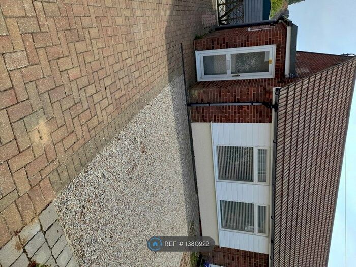 2 Bedroom Bungalow To Rent In Dales Road, Ipswich, IP1