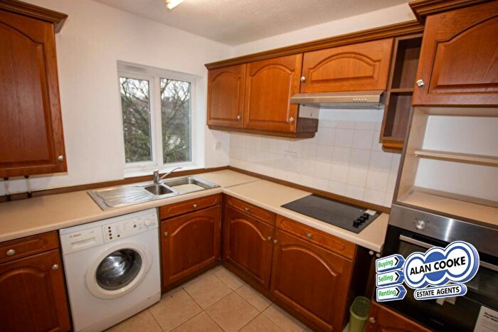 2 Bedroom Flat To Rent In Blackmoor Court, Alwoodley, LS17