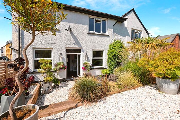 4 Bedroom Detached House For Sale In St. James Square, Monmouth, NP25