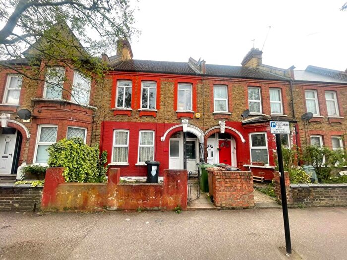 1 Bedroom Flat To Rent In Bloxhall Road, Leyton, E10