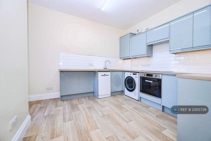 2 Bedroom Flat To Rent In Midland Road, Hemel Hempstead, HP2