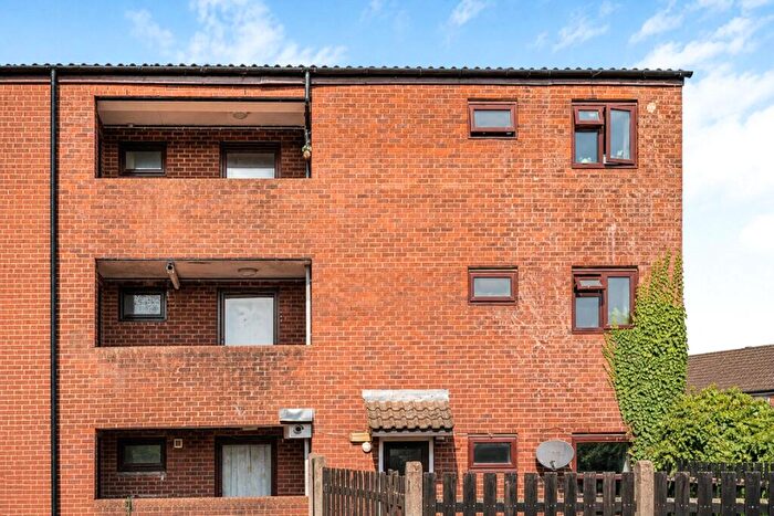 1 Bedroom Flat For Sale In Tee Side, Hertford, Hertfordshire, SG13