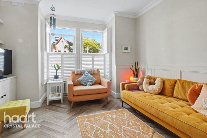 2 Bedroom Flat For Sale In Burghill Road, London, SE26