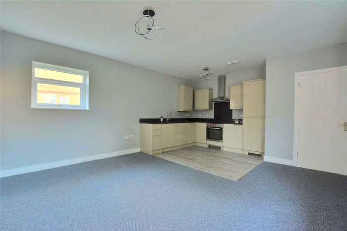 2 Bedroom Apartment To Rent In White Horse Hill, Chislehurst, Kent, BR7