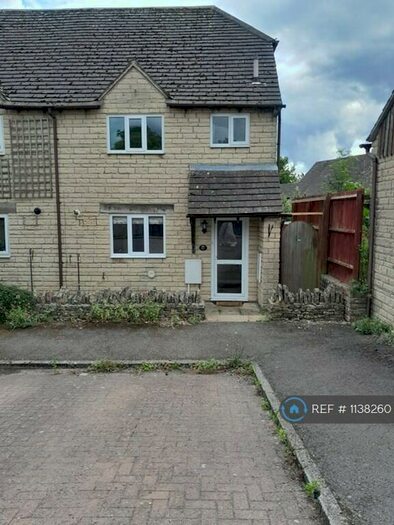3 Bedroom Terraced House To Rent In Freame Close, Chalford, GL6