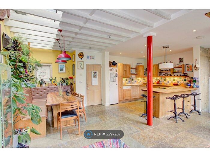 3 Bedroom Terraced House To Rent In The Parade, Box, SN13