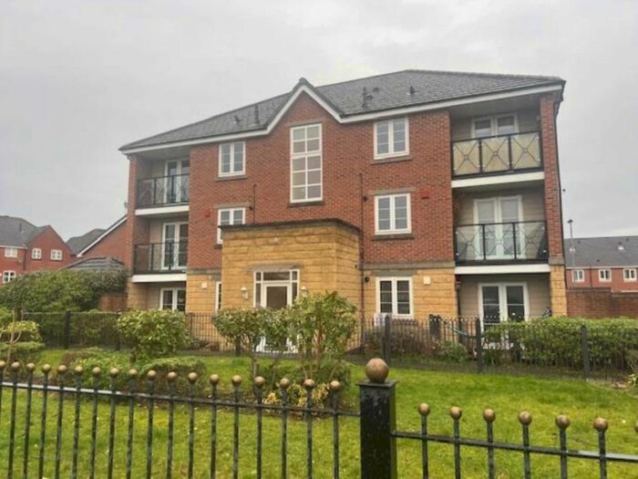 2 Bedroom Flat To Rent In Union Square, Great Sankey, WA5