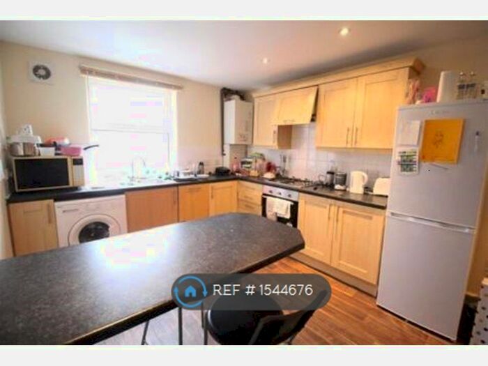 4 Bedroom Flat To Rent In Heaton Road, Manchester, M20