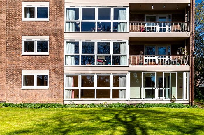 3 Bedroom Flat For Sale In The Grove, Gosforth, NE3