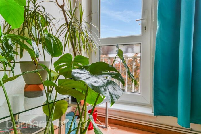 1 Bedroom Flat For Sale In Friern Road, London, SE22