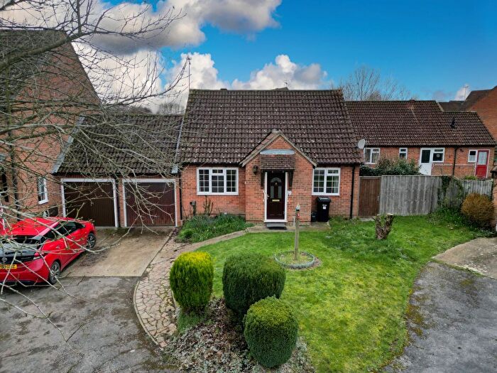 2 Bedroom Semi Detached House For Sale In Selsey Way, Lower Earley, Reading, Berkshire, RG6