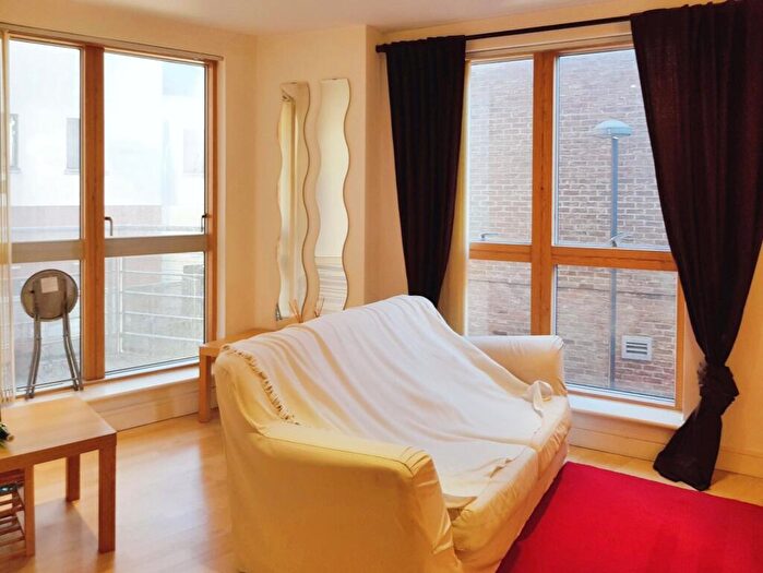 1 Bedroom Flat To Rent In Bowman Lane, Leeds, West Yorkshire, LS10