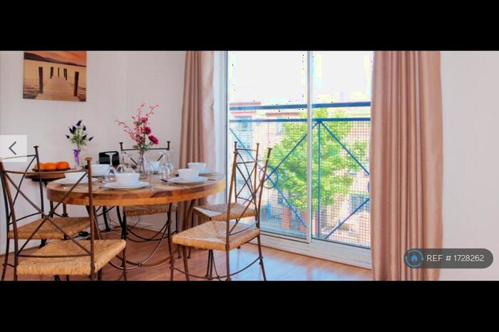 3 Bedroom Flat To Rent In Stretford Road, Manchester, M15