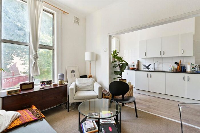1 Bedroom Apartment For Sale In Newington Green Road, London, N1