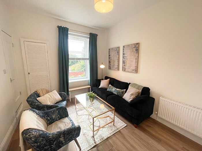 2 Bedroom Flat To Rent In Tollcross Road, Tollcross, Glasgow, G31
