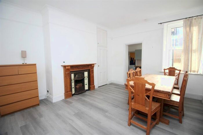 2 Bedroom Flat To Rent In Mayfair Road, Jesmond, Newcastle Upon Tyne, NE2