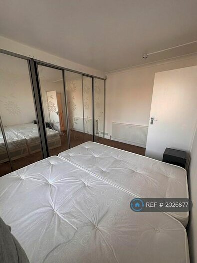 4 Bedroom Terraced House To Rent In Burlington Gardens, Romford, RM6