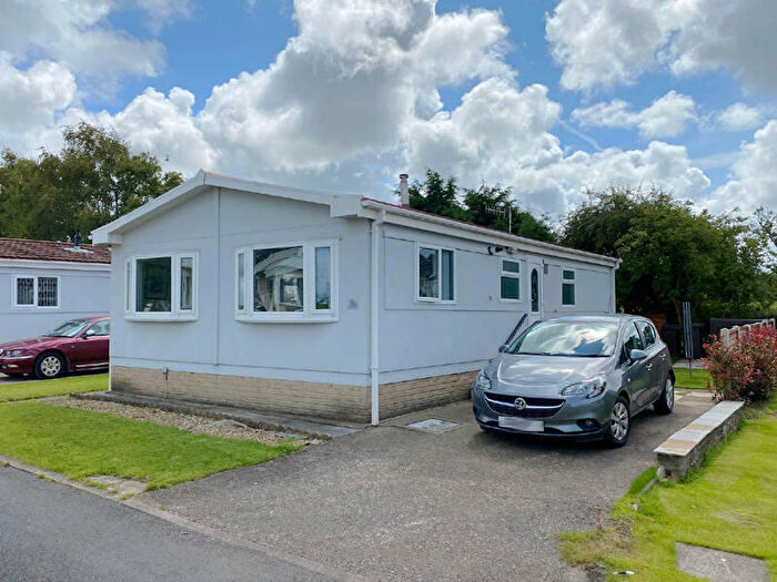 2 Bedroom Park Home For Sale In The Crescent - Woodside Park - Stalmine - Poulton Le Fylde -, FY6