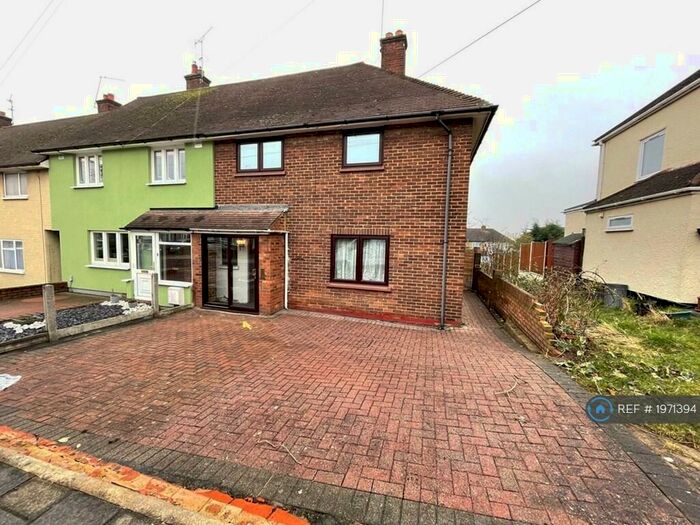 3 Bedroom Semi-Detached House To Rent In Bartlow Gardens, Romford, RM5