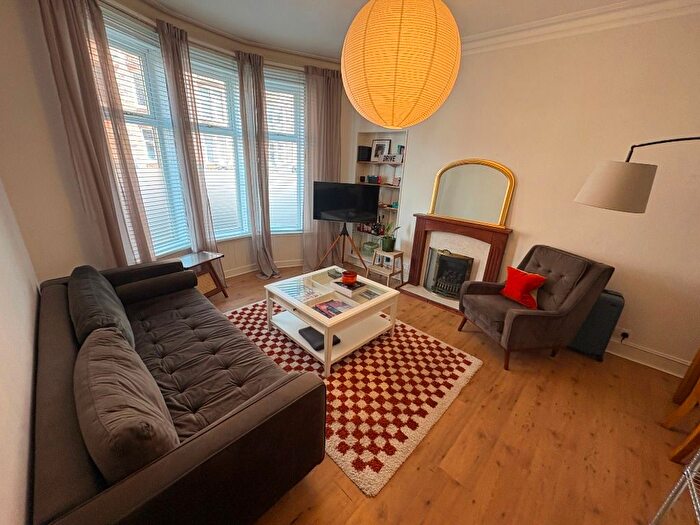 1 Bedroom Flat To Rent In Torrisdale Street, Queens Park, Glasgow, G42