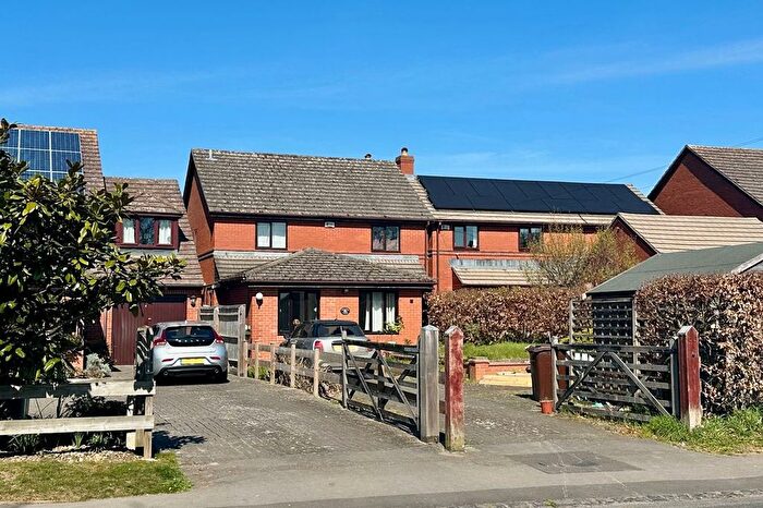 5 Bedroom Detached House For Sale In St. Helens Avenue, Benson, Wallingford, OX10