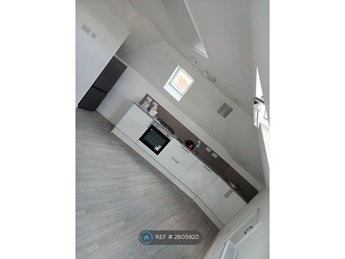 1 Bedroom Flat To Rent In Clifton Gardens, London, NW11