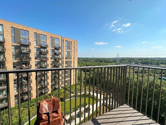 1 Bedroom Flat To Rent In Bankside Gardens, Green Park Village, Reading, RG2