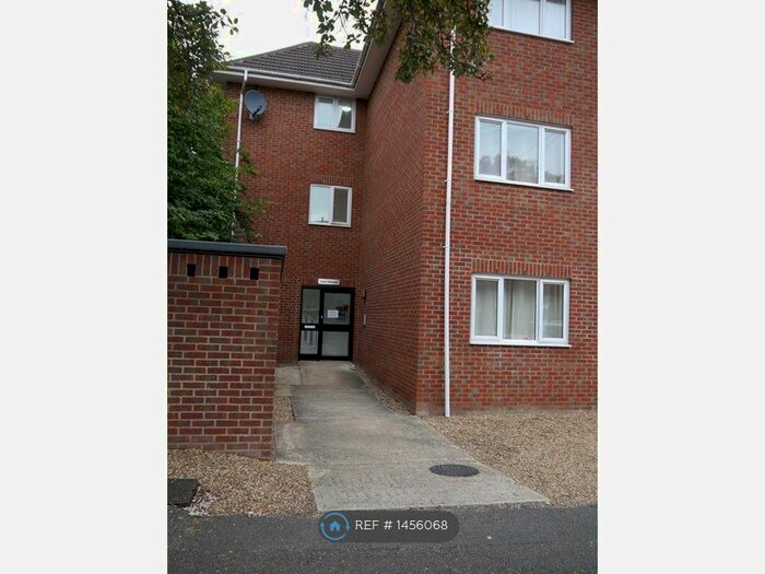 1 Bedroom Flat To Rent In Larn House, Maidenhead, SL6