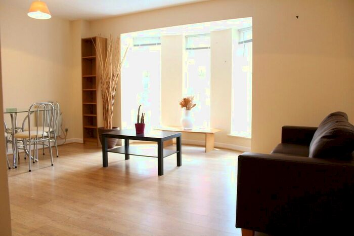 1 Bedroom Apartment To Rent In Venice Court, Samuel Ogden Street, M1