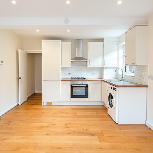 2 Bedroom Maisonette To Rent In Staines Road, Feltham, TW14