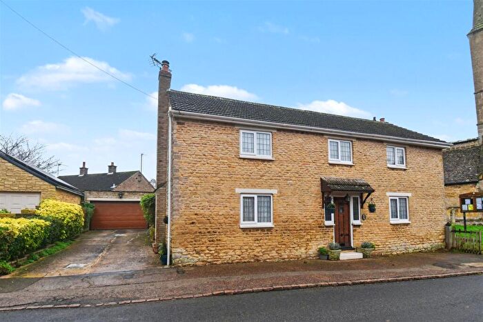 3 Bedroom Detached House For Sale In High Street, Stanion, Kettering, NN14