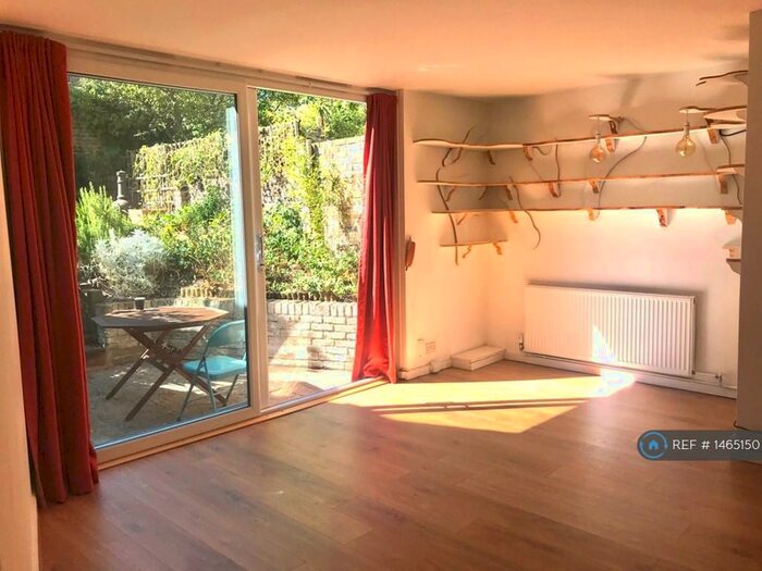 2 Bedroom Flat To Rent In Prince Of Wales Road, London, NW5