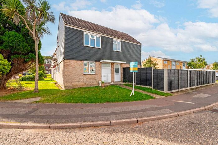 3 Bedroom Semi-Detached House For Sale In Spexhall Way, Lowestoft, NR32