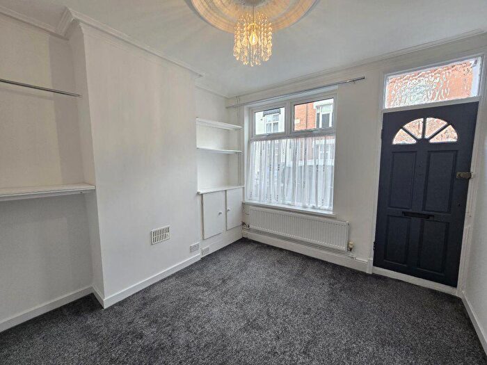 3 Bedroom Terraced House To Rent In Edward Road, Leicester, LE2