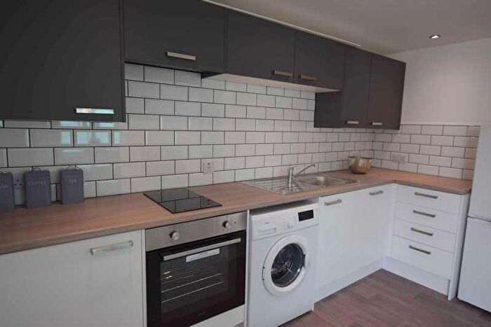 1 Bedroom Flat To Rent In Croft Street - Student Apartment - /, F4