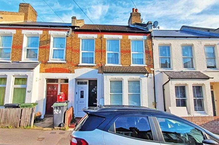 House For Sale In Basement Floor Flat Highclere Street, London, SE26