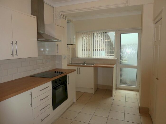 3 Bedroom Detached House To Rent In Penygraig Road, Townhill, Swansea, SA1