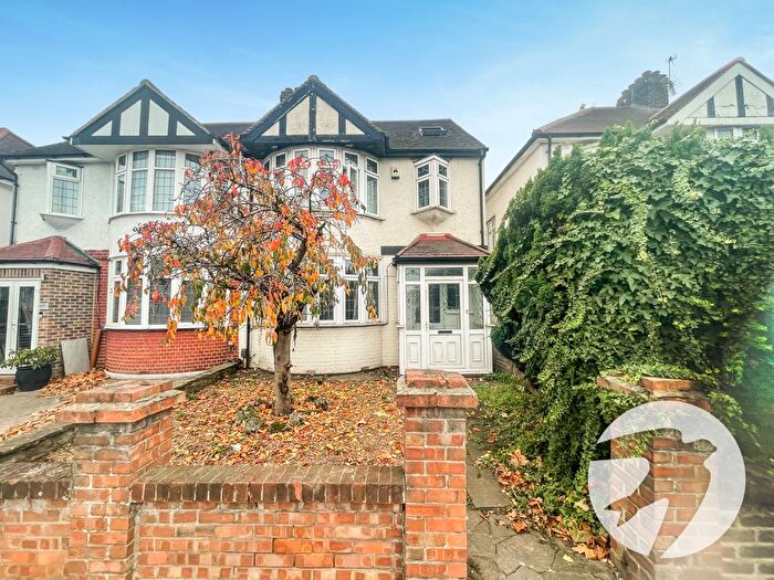 4 Bedroom Semi Detached House For Sale In Sidcup Road, London, SE9