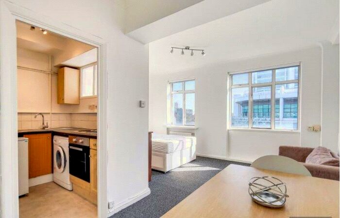 Apartment To Rent In Euston Road, London, NW1
