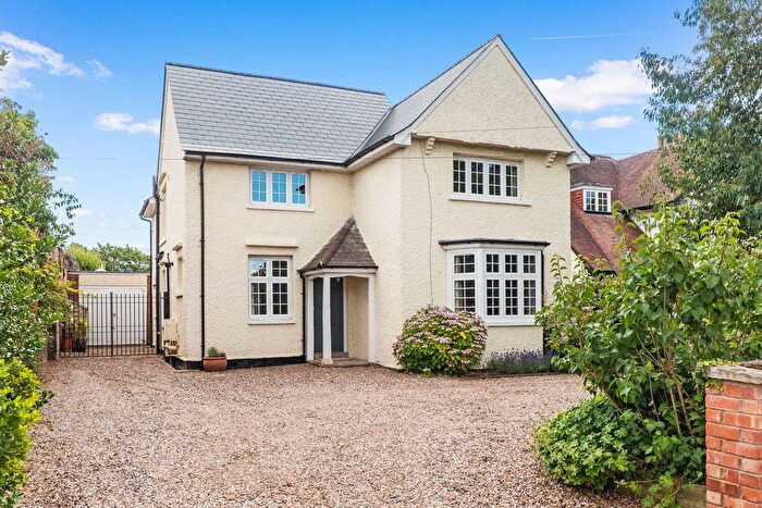 4 Bedroom Detached House For Sale In Hallow Road, Worcester., WR2