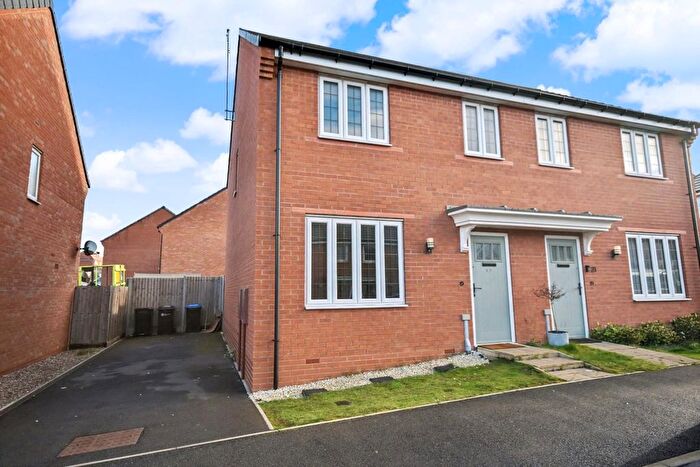 3 Bedroom Semi-Detached House For Sale In Tarry Way, Buckton Fields, Northampton, NN2