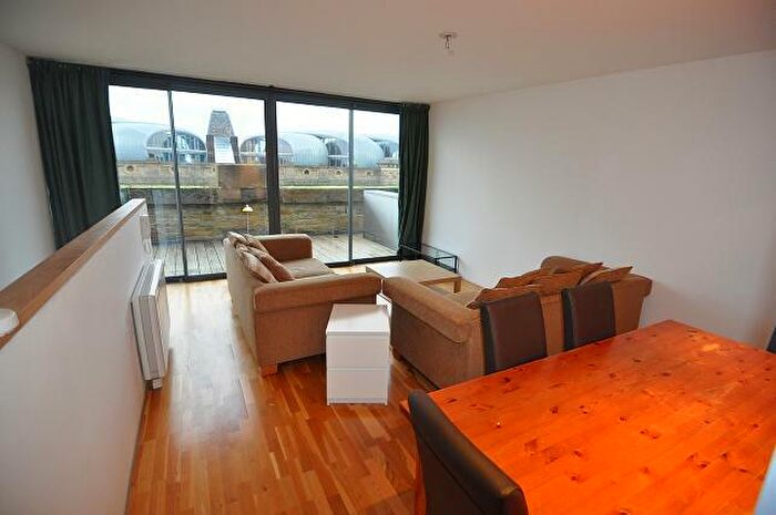 2 Bedroom Flat To Rent In Lister Mills, Bradford, BD9