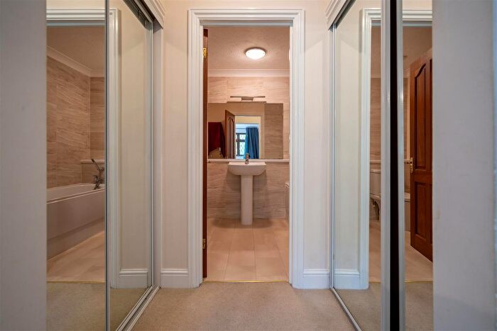 3 Bedroom End Of Terrace House For Sale In Pinehurst, Sunninghill, Ascot, SL5