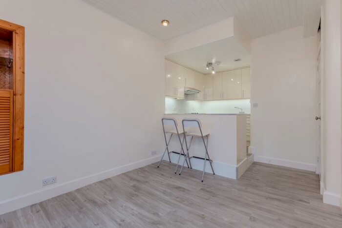 1 Bedroom Flat To Rent In Albion Road, Leith, Edinburgh, EH7