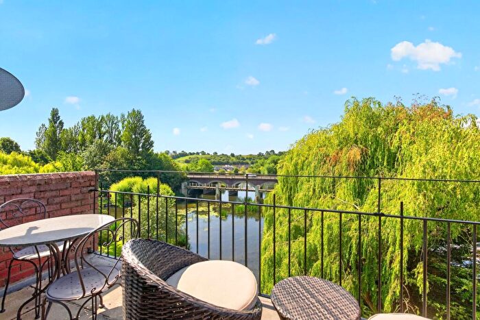 2 Bedroom Flat For Sale In Mill Lane, Stratford-Upon-Avon, CV37