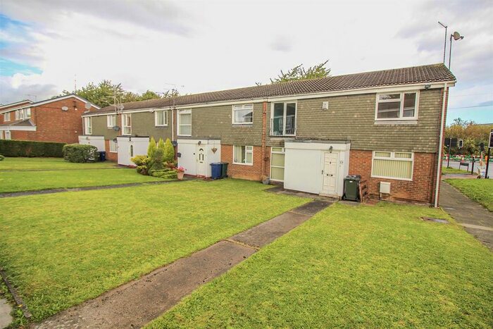 2 Bedroom Flat To Rent In Farn Court, Kingston Park, Newcastle Upon Tyne, NE3