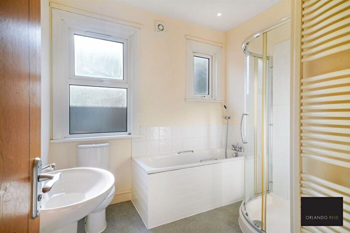 2 Bedroom Flat To Rent In John Ruskin Street, London, SE5