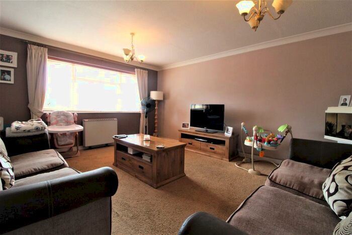 2 Bedroom Apartment To Rent In Northend, Hemel Hempstead, Hertfordshire, HP3