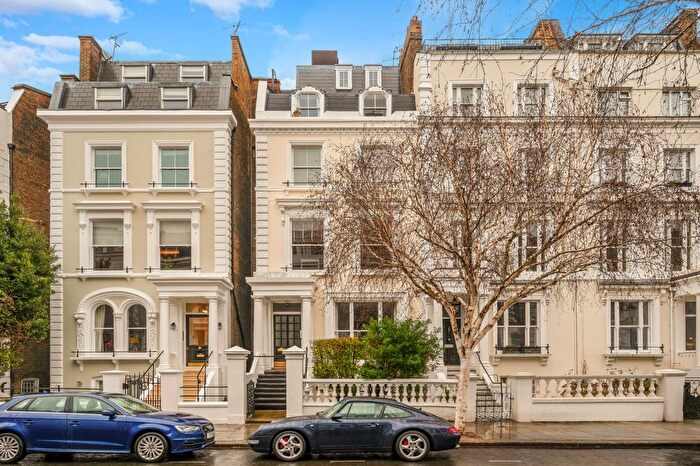 1 Bedroom Flat For Sale In Pembridge Crescent, Notting Hill, W11